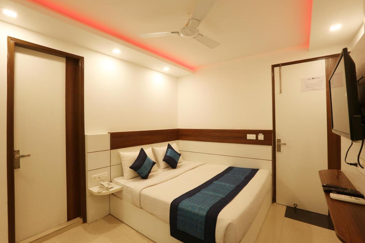 نيودلهي Hotel Sky Wood At Airport المظهر الخارجي الصورة