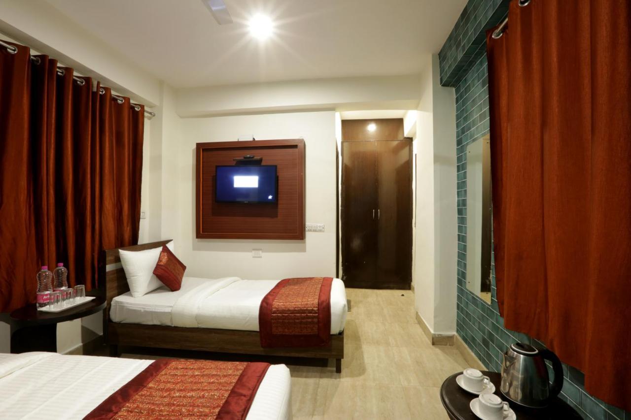 نيودلهي Hotel Sky Wood At Airport المظهر الخارجي الصورة